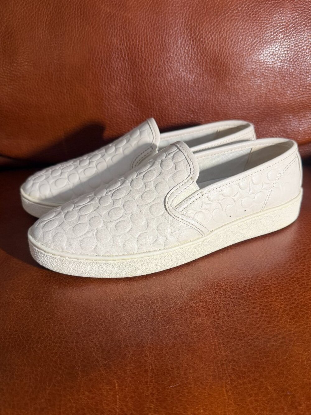 Coach Women's Ivory Leather With Signature C Slip-On Sneakers S18/113 Size: 7B